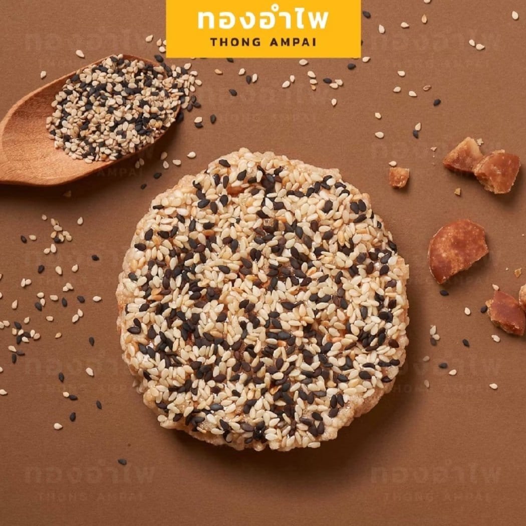 Thong Ampai – Sesame Rice Crackers (170g × 3 Packs) - Image 2